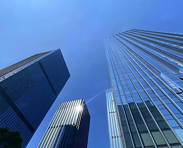 Smart glass has a wide range of applications, showcasing remarkable features such as privacy protect